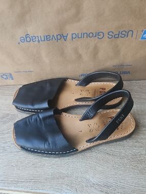 PONS Avarcas CLASSIC STYLE Sandals, Black Leather  Women Size 7